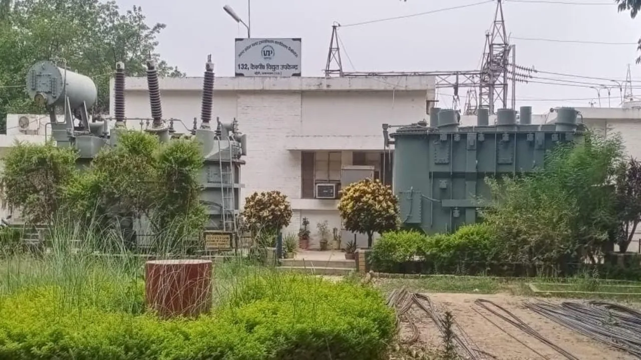प्रयागराज: बढ़ते पारे ने बिजली के ट्रांसफार्मरों को किया गर्म, बाधित हो सकती है गंगापार की बिजली आपूर्ति