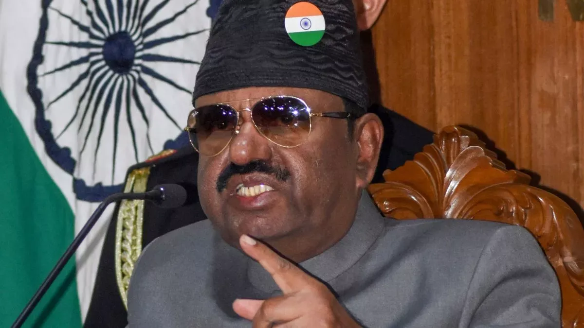 बंगाल: राज्यपाल ने राजभवन में तैनात पुलिस कर्मियों को तुरंत परिसर खाली करने का आदेश, जानिए वजह