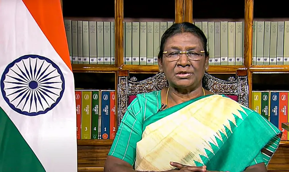 जम्मू-कश्मीर में बस पर आतंकवादी हमला ‘कायराना कृत्य’ है: राष्ट्रपति मुर्मू 