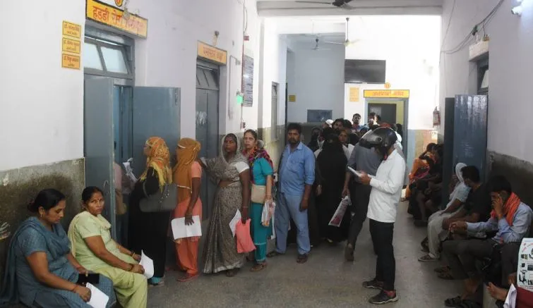 बरेली: जिला अस्पताल की ओपीडी में मरीजों की संख्या घटी, आईपीडी में बढ़ी 
