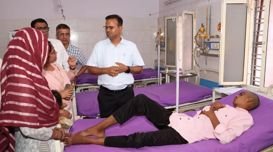 बरेली: जिलाधिकारी ने औचक निरीक्षण में पाया डॉक्टर को अनुपस्थित, कार्रवाई के निर्देश