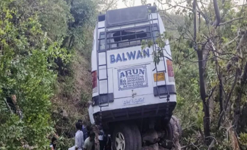 जम्मू-कश्मीर बस हमला: 9 लोगों की मौत का सुरक्षा बल लेंगे बदला, घेराबंदी और तलाशी अभियान शुरू