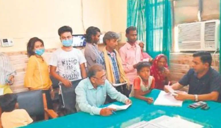 आंवला में वेंटिलेटर पर स्वास्थ्य सेवाएं, ओपीडी में हर रोज चार सौ ज्यादा मरीज...डॉक्टर सिर्फ एक