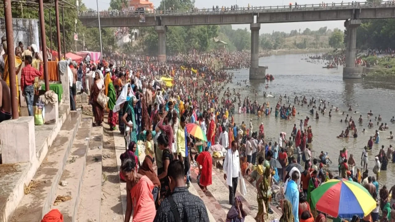 Video: गंगा दशहरा पर जहां भगवान राम ने पाई थी ब्रह्महत्या से मुक्ति, उस धोपाप धाम में उमड़ा आस्था का जनसैलाब