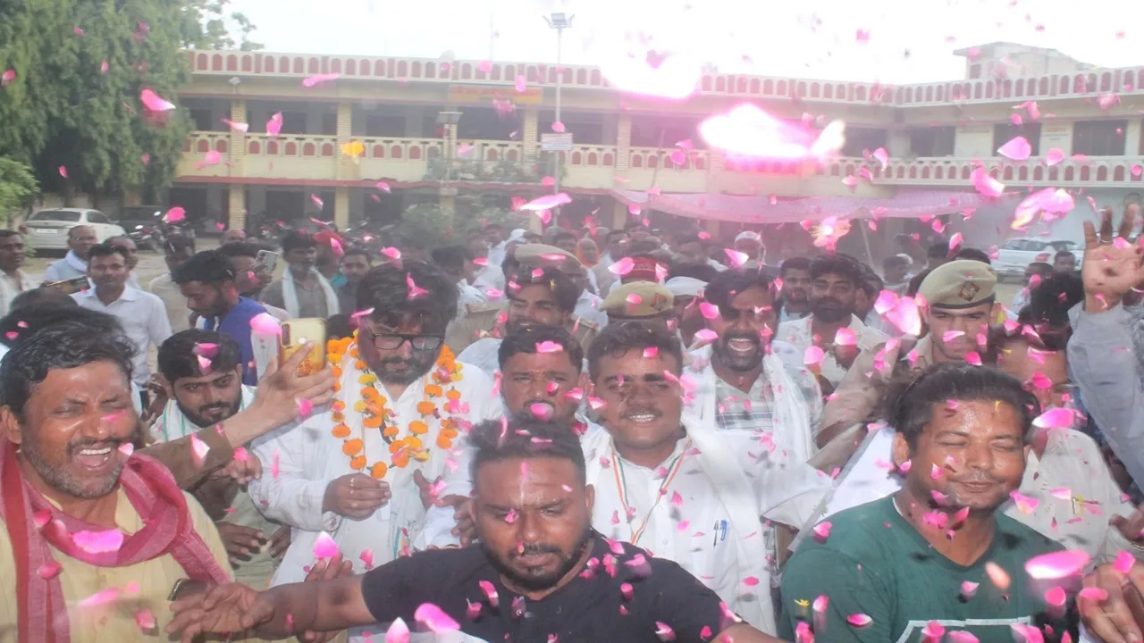बाराबंकी की इस विधानसभा सीट पर टूटा पुराना ट्रेंड, भाजपा को हुआ बड़ा नुकसान तो तनुज ने मार ली बाजी