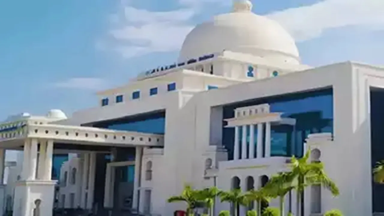 AKTU: गुजरात में रची गई 120 करोड़ रुपए हड़पने की साजिश, महाराष्ट्र में खपाई रकम, 48 घंटे में निकाल लिए गए थे एक करोड़ रुपये