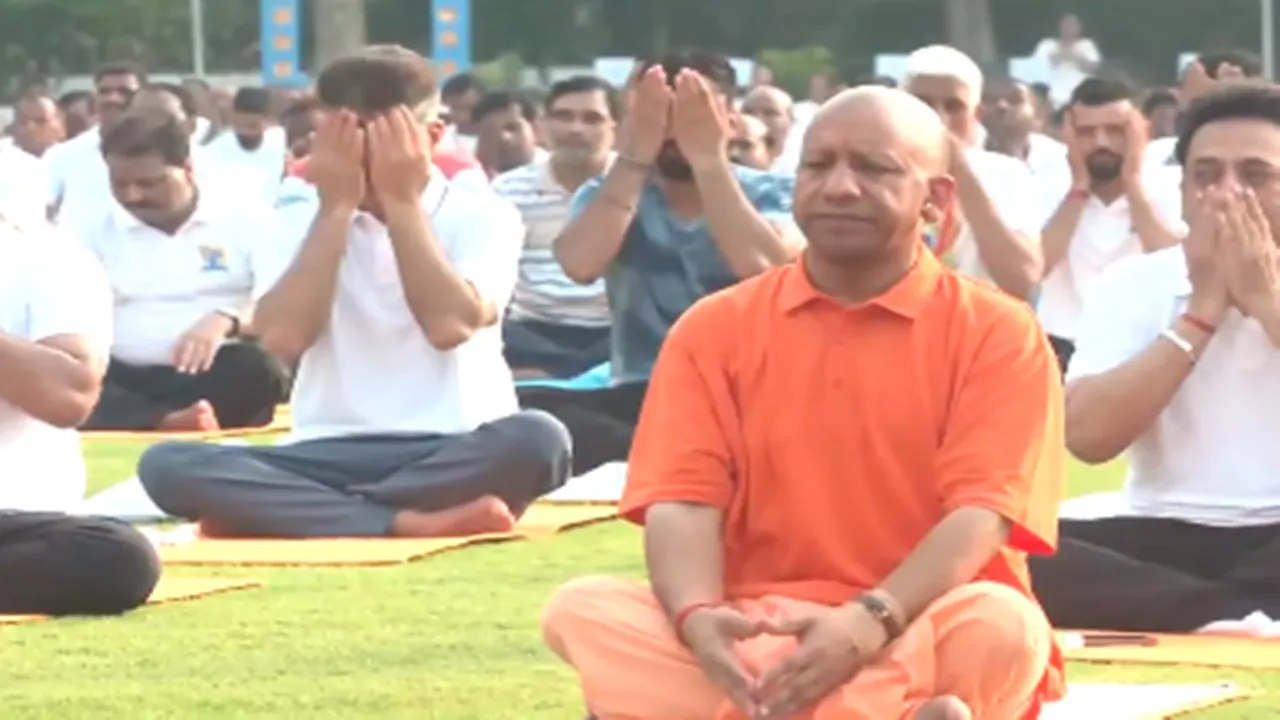 10वें अंतरराष्ट्रीय योग दिवस पर बोले सीएम योगी-  योग हमारे पूर्वजों और विरासत के प्रति सच्ची श्रद्धा