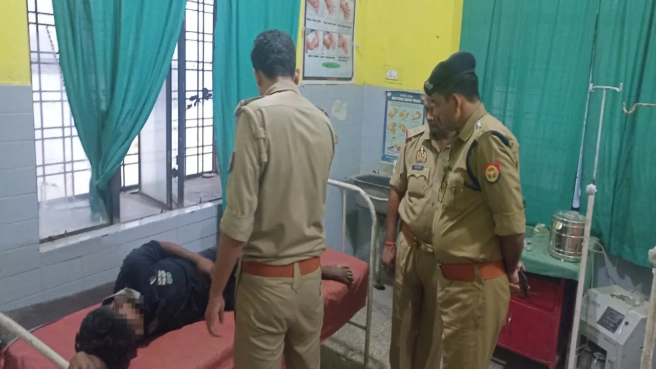 तमंचा बरामद करने जंगल ले गई थी पुलिस, फायरिंग कर भागने लगा बदमाश-मुठभेड़ में घायल 