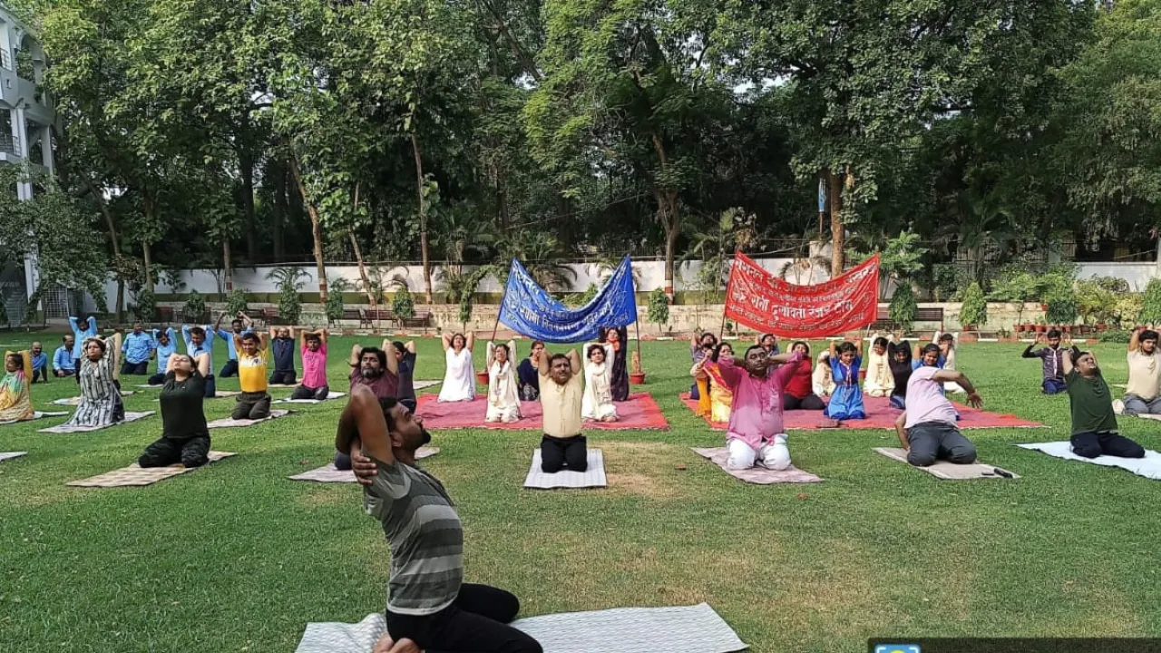 International Yoga Day 2024: शारीरिक और मानसिक स्वास्थ्य के लिए लाभकारी योग 