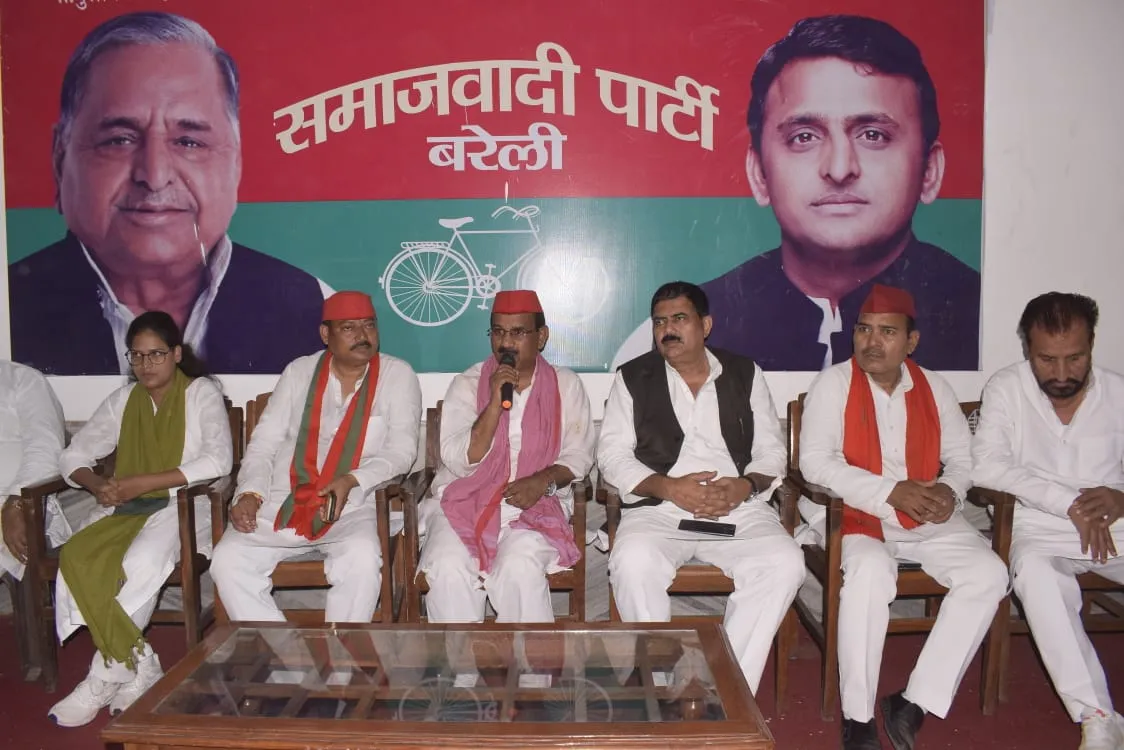 बरेली पहुंचे सपा प्रदेश अध्यक्ष, कहा- जब कानून व्यवस्था ही ठीक नहीं है तो गुंडे-बदमाश हूटर बजाते ही चलेंगे