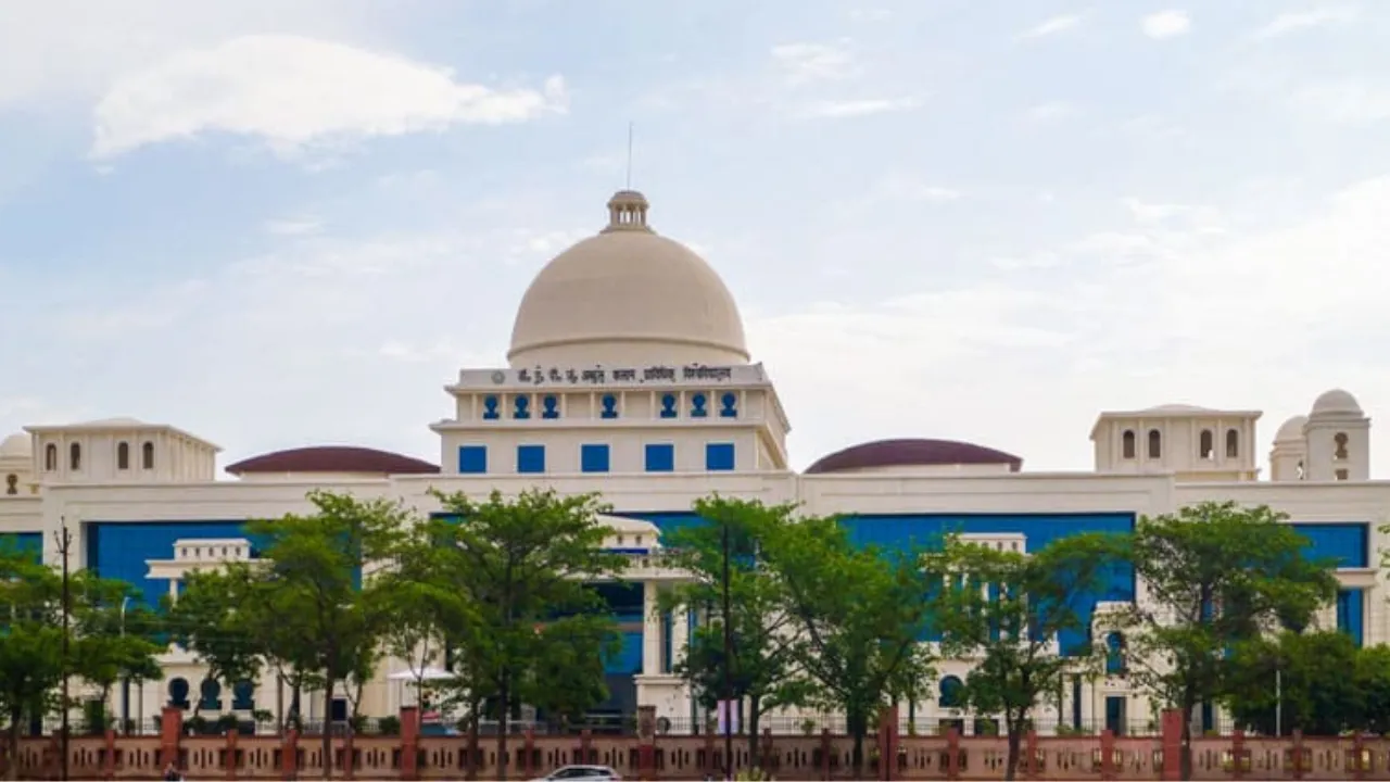 AKTU में हुआ 120 करोड़ का हेर-फेर, जालसाजों का हुआ खुलासा 