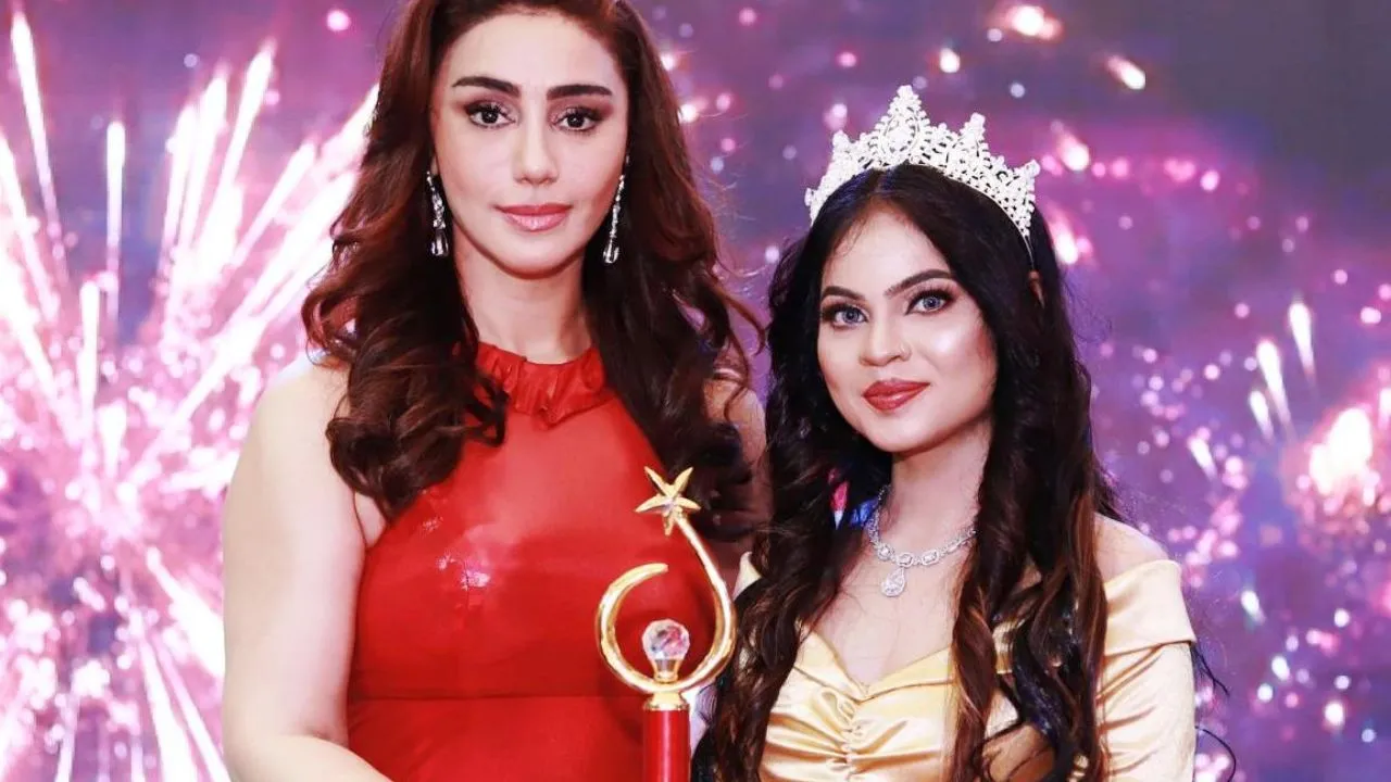 Banda: स्टेज पर वाक कर एक बार फिर नेहा कश्यप ने जिले का नाम रोशन किया, बालीवुड अभिनेत्री ने बेस्ट ज्यूरी अवार्ड से किया सम्मानित