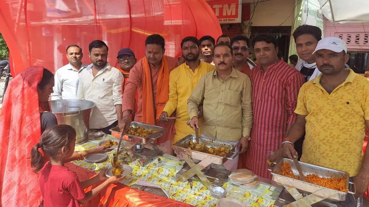 ज्येष्ठ माह के तीसरे बड़े मंगल पर शहर से गांव तक भंडारे की धूम, सुंदरकांड पाठ के साथ हवन पूजन