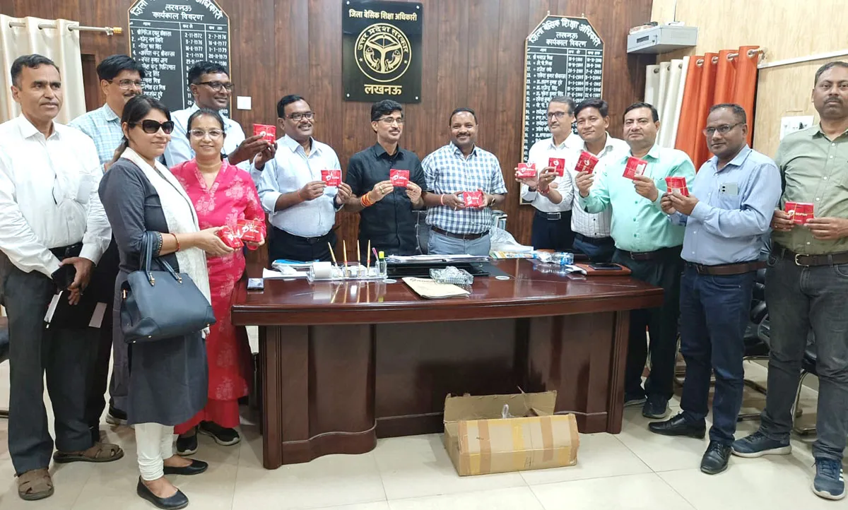 BSA लखनऊ ने शिक्षकों को दिया तोहफा, नहीं चलेगा बहाना,ऑनलाइन हाजिरी होगा लगाना, सभी ब्लाकों के BEO को दिए गये सिम