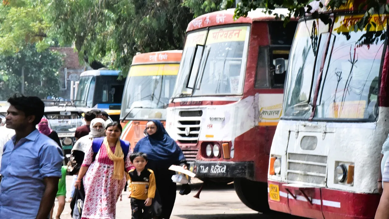 मुरादाबाद : यात्रियों के लिए अच्छी खबर, मार्गदर्शी ऐप से मोबाइल पर बसों की देख सकेंगे लाइव लोकेशन