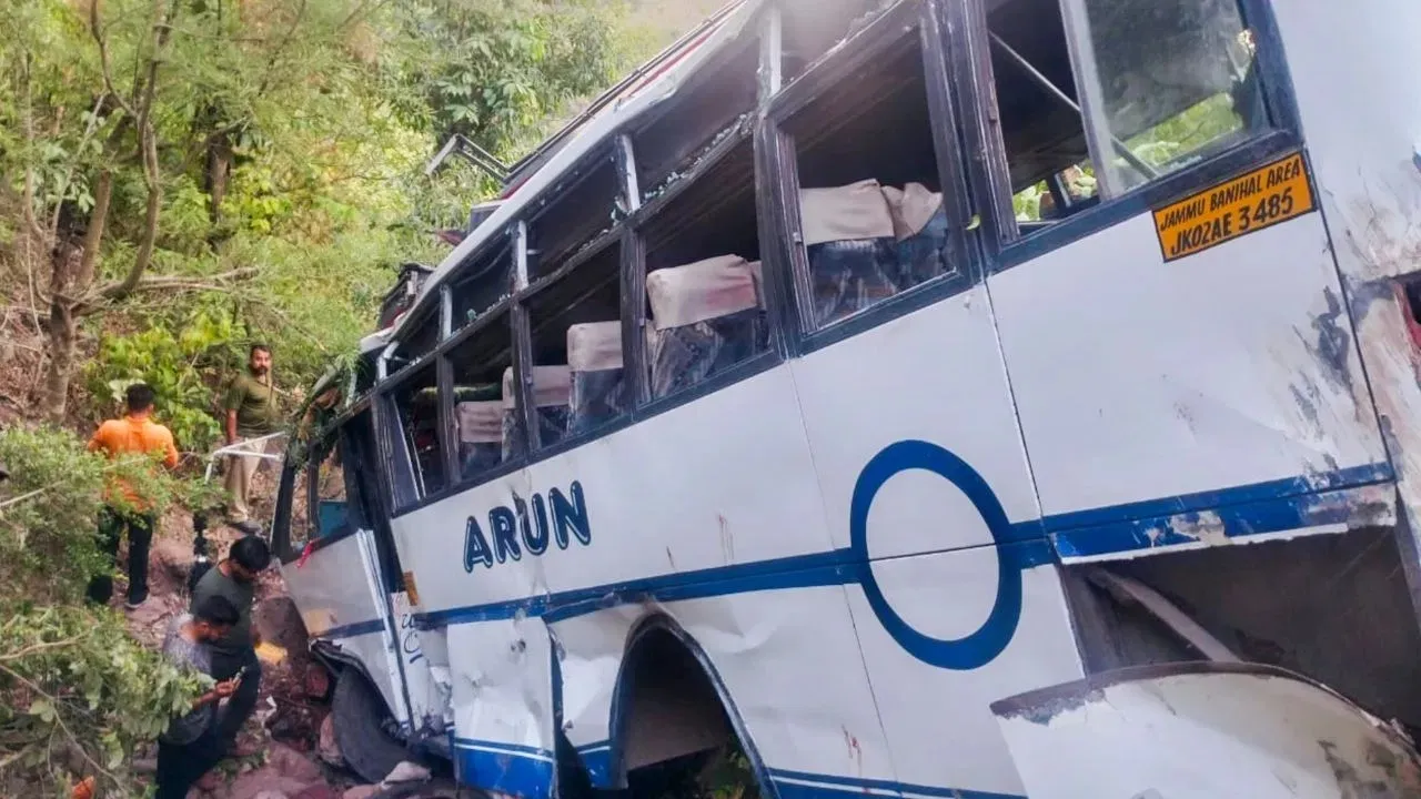 जम्मू में श्रद्धालुओं की बस पर आतंकी हमला: बलरामपुर के 2 लोगों की मौत, पांच घायल