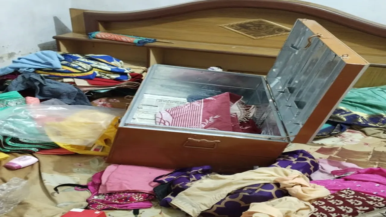 अयोध्या: एक ही रात तीन घरों में चोरी, लाखों के जेवरात व नकदी ले उड़े 