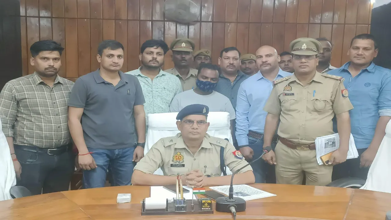 बहराइच पुलिस ने 15 हजार के इनामी अपराधी को किया गिरफ्तार