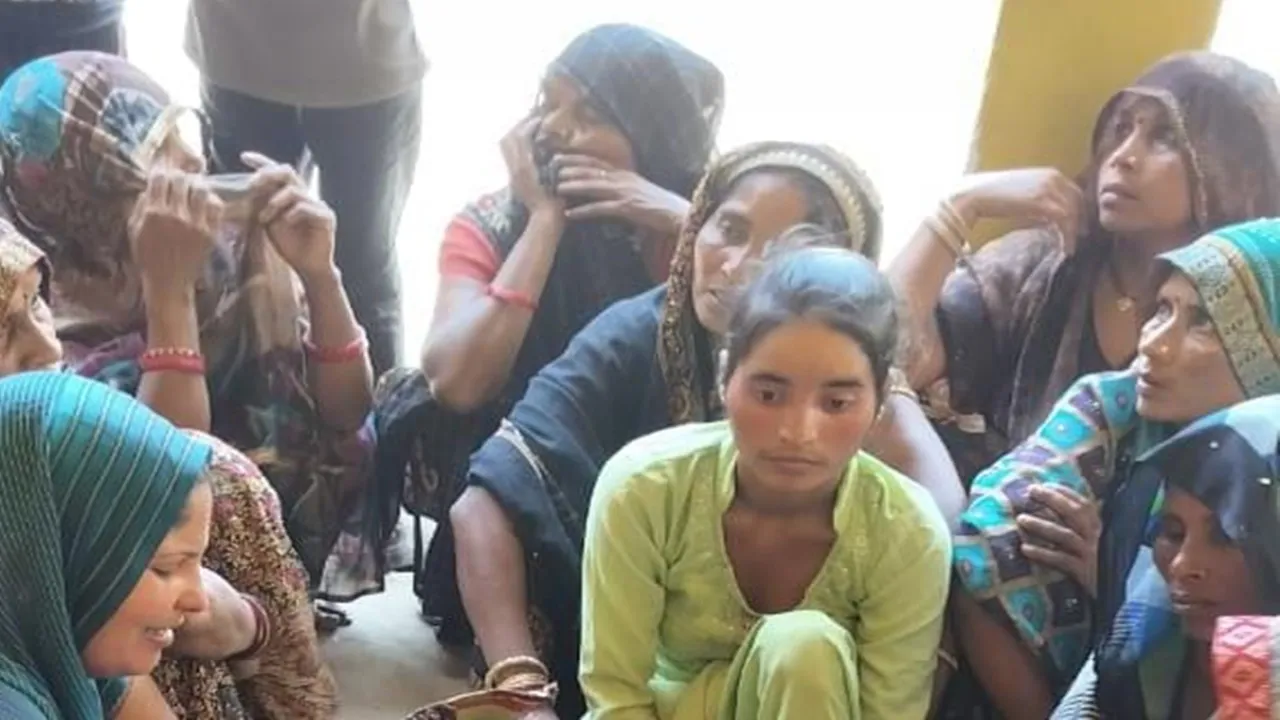 सीतापुर: छुट्टा मवेशियों के दौड़ाने पर भागी बालिका का तालाब में डूबने से मौत, परिवार में कोहराम‌