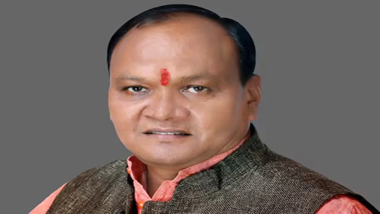 हिन्दू महासभा ने किया ''जय हिन्दू राष्ट्र'' बोलने पर बरेली सांसद गंगवार का समर्थन