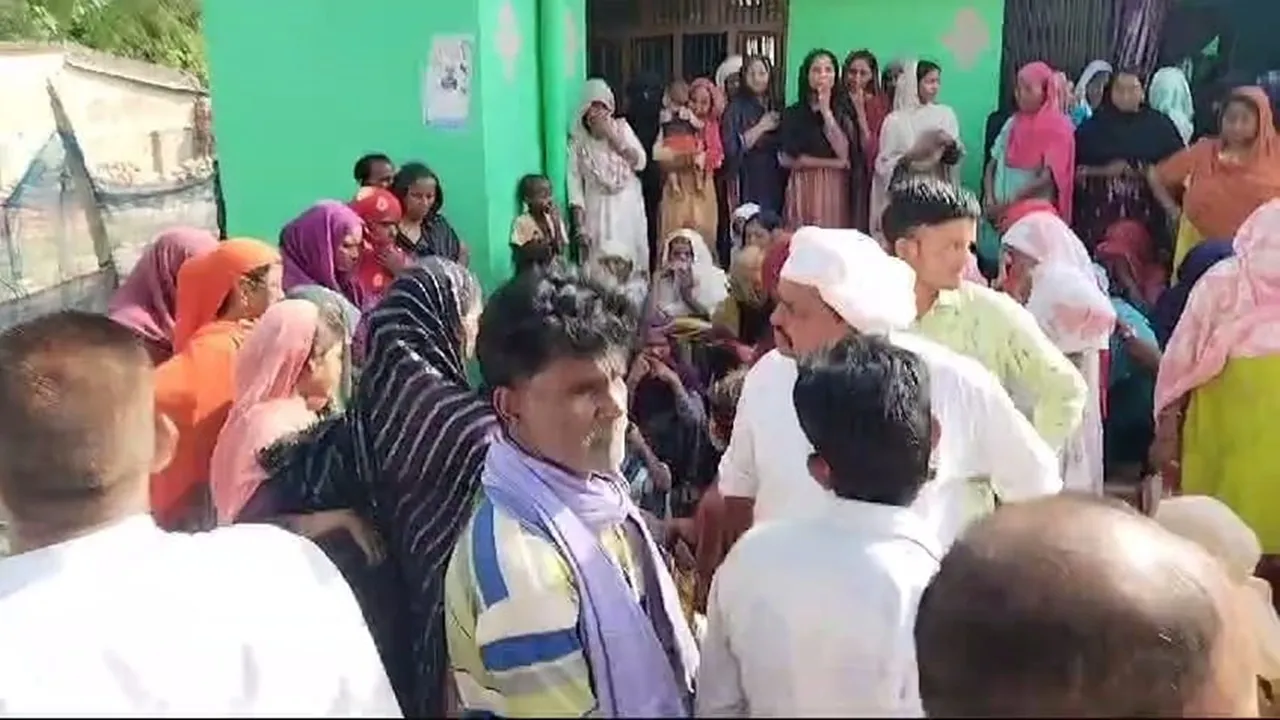 बहराइच: मस्जिद के सामने सींचपाल की चाकू से गोद कर हत्या, ग्रामीणों ने आरोपी को पकड़कर पुलिस को सौंपा