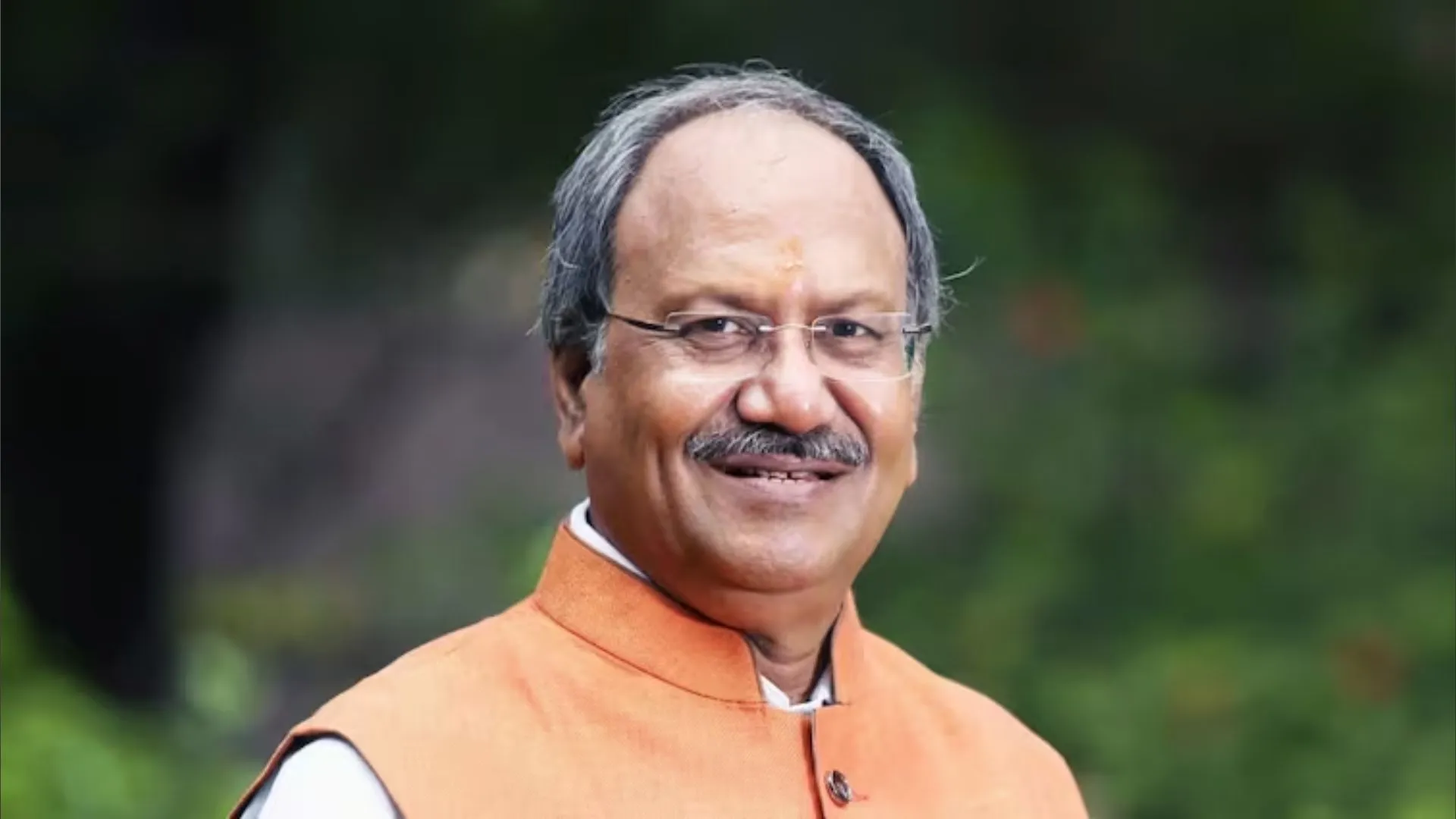 छत्तीसगढ़ : बृजमोहन ने विधायक पद छोड़ा, विधानसभा अध्यक्ष को सौंपा इस्तीफा 