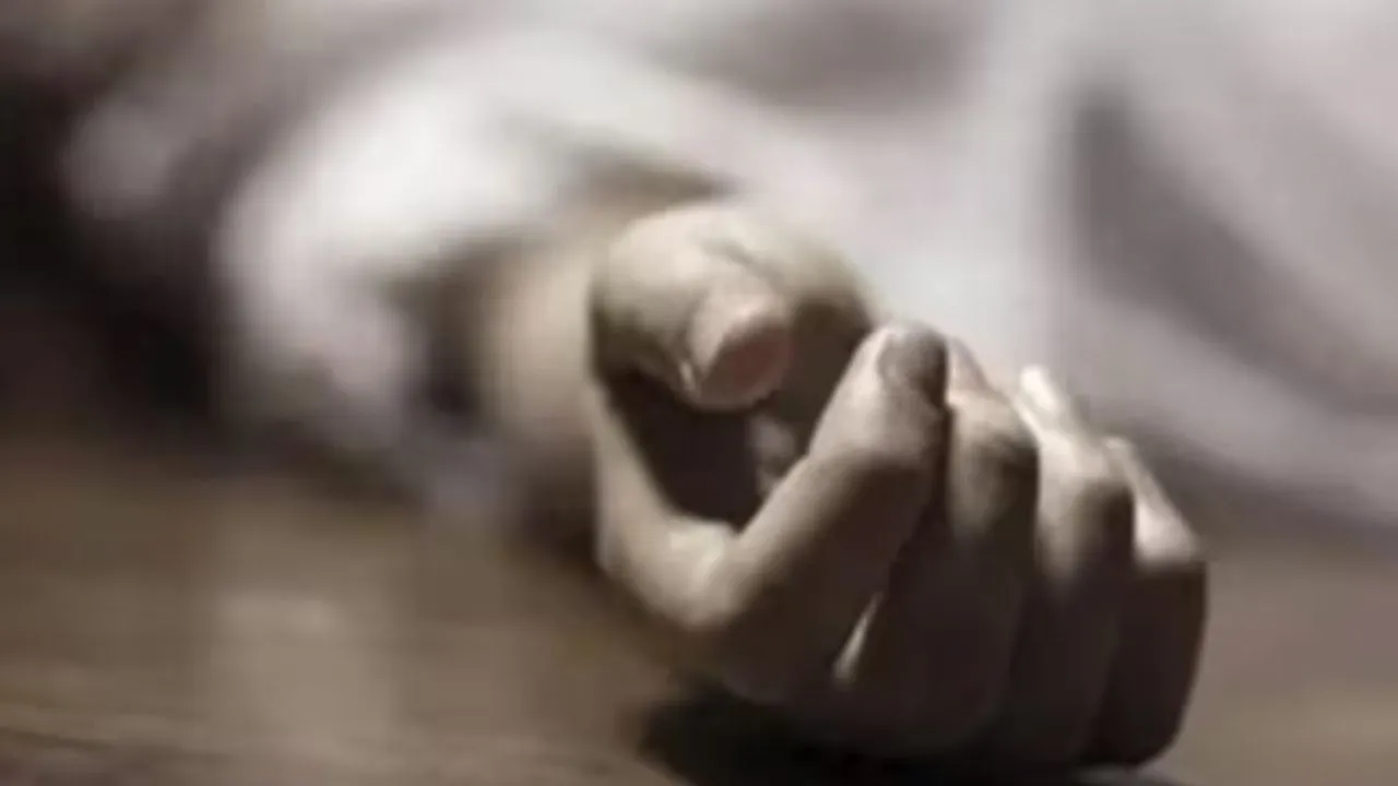 Kanpur Crime: पत्नी के सिर पर ईट से हमला कर घोंपा पेचकस...पति ने ब्लेड से गला काटकर दी जान, महिला की हालत नाजुक