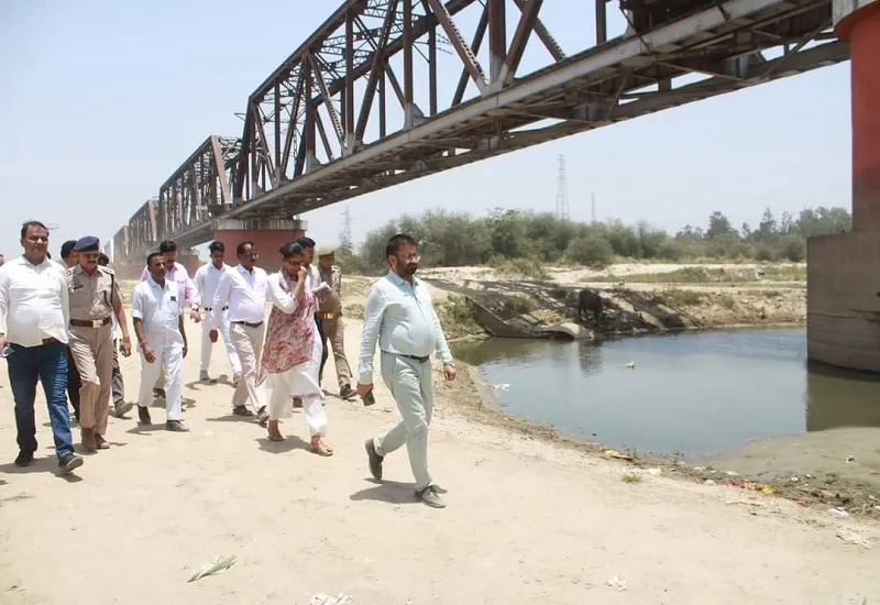 मुरादाबाद : गंगा दशहरा 16 जून को, जिलाधिकारी ने किया घाट का निरीक्षण