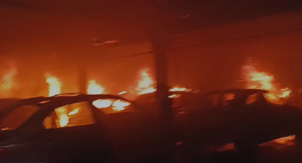 Kanpur Fire: KTL के वर्कशॉप और कुर्सी फैक्ट्री में लगी भीषण आग...15 कारें और लाखों का माल जलकर खाक