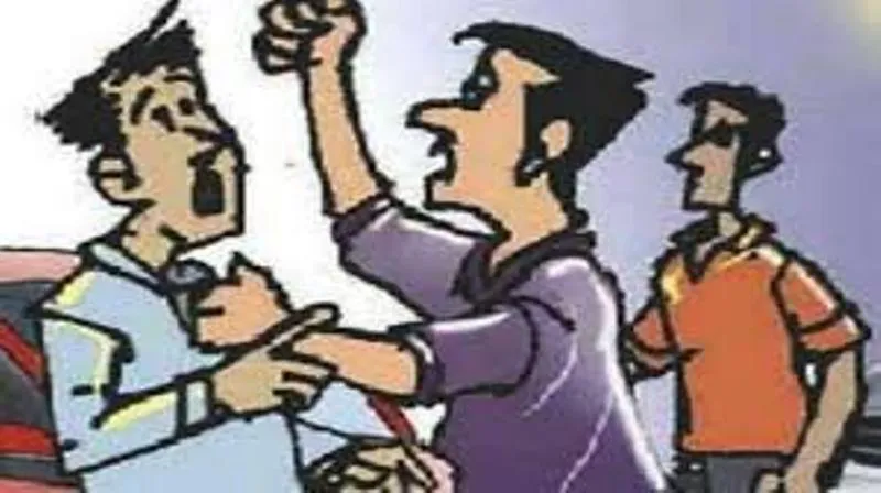 रुद्रपुर: पूर्ति विभाग के अधिकारी ने क्यों दिया पूर्व सभासद (वरिष्ठ कांग्रेस नेता) को धक्का...