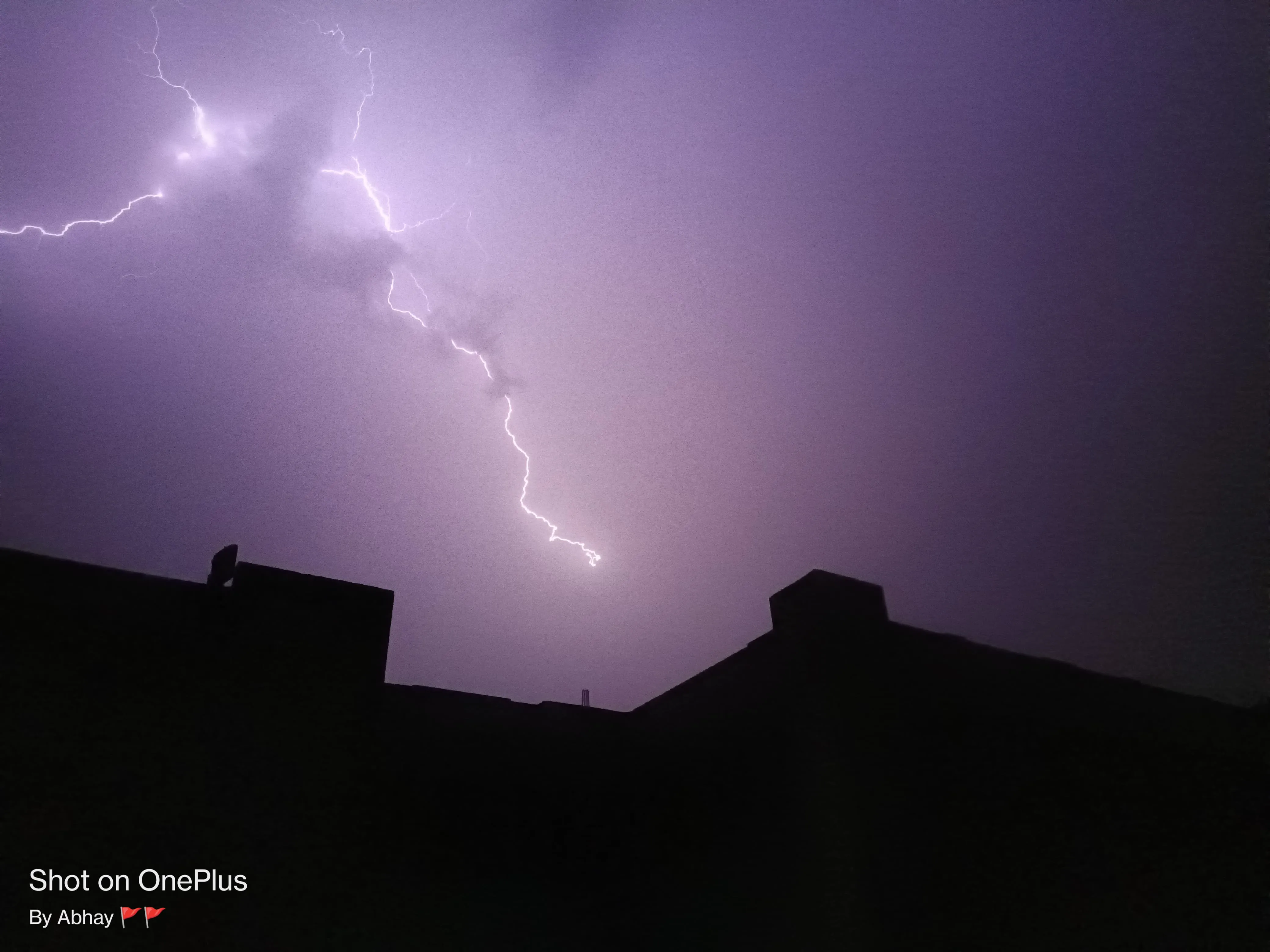 Farrukhabad Weather Today: देर रात हुई हल्की बरसात से तापमान में आई आंशिक गिरावट...बारिश होने से लोगों को मिली राहत