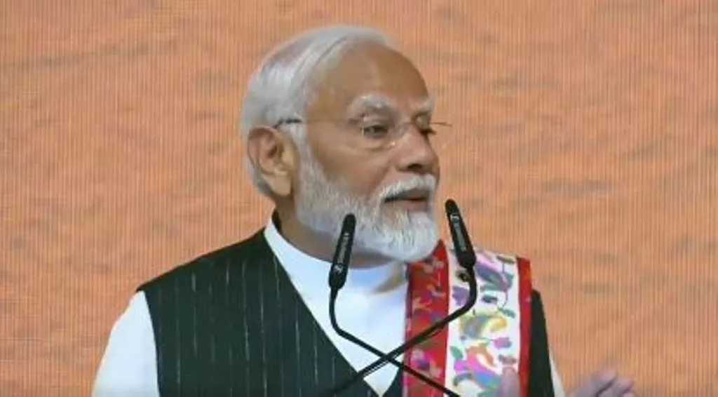 जम्मू-कश्मीर में अनुच्छेद 370 की दीवार अब गिर चुकी हैः PM मोदी 