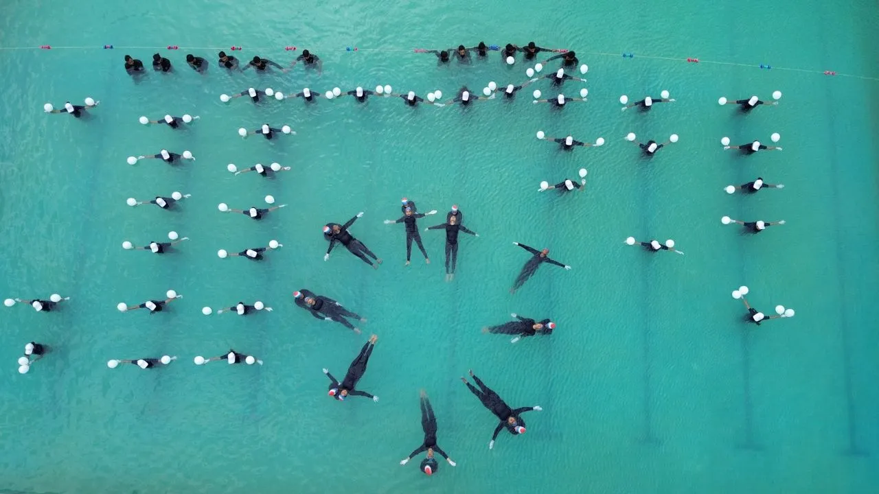 Kanpur News: CSJM विश्वविद्यालय के तरणताल में जल योग कर प्रतिभागियों ने दिखाई प्रतिभा...प्राणायाम से करें रक्तचाप का नियंत्रण