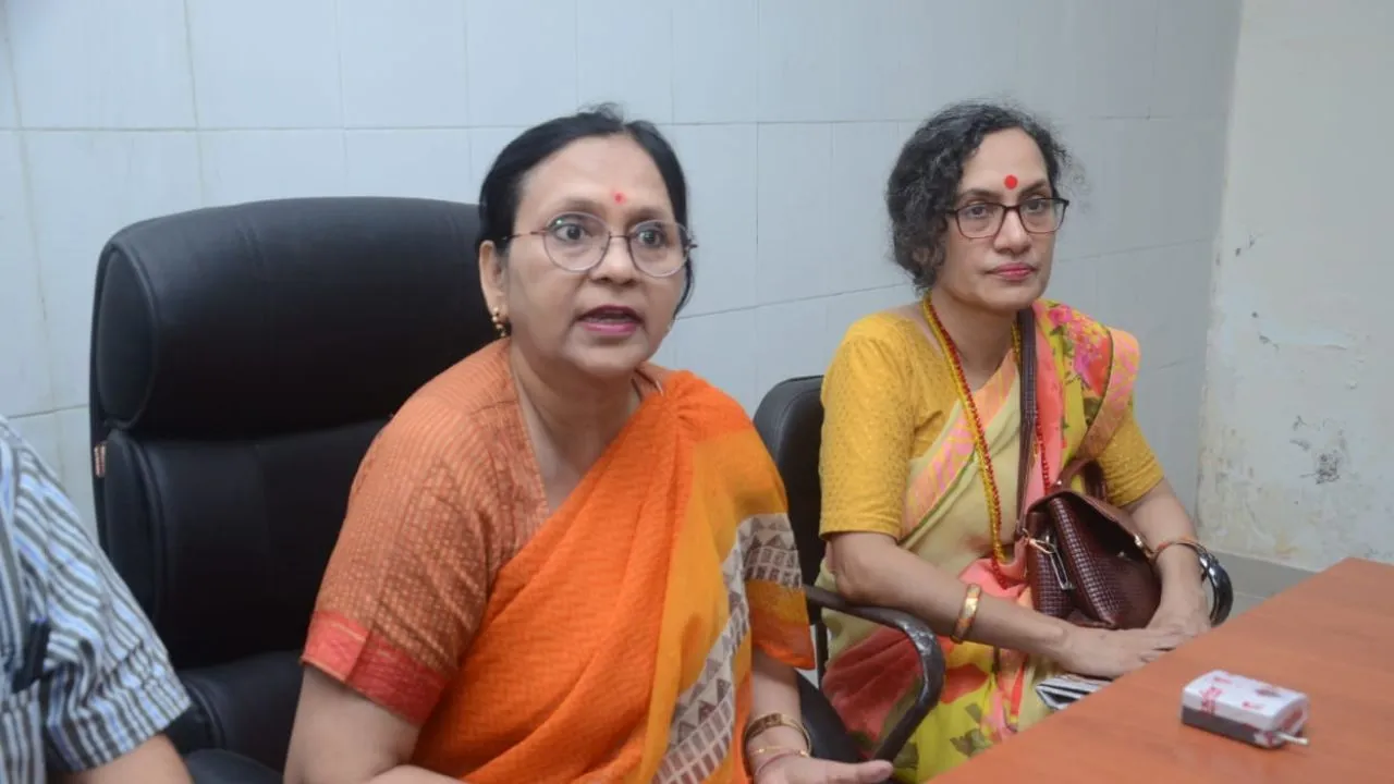 Kanpur: तीनों डॉक्टर क्यों गए कॉलेज की छत पर...CCTV में हुए कैद, अब GSVM मेडिकल कॉलेज गठित करेगा जांच कमेटी  