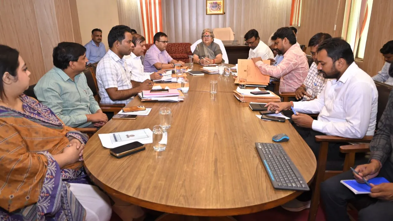 Kanpur: महापौर योद्धा गैंग खत्म, अब जोन की सफाई में बटाएंगे हाथ...मेयर प्रमिला पांडेय ने बैठक कर दिए ये निर्देश