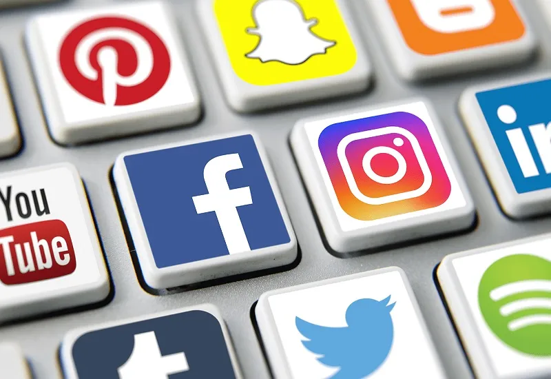 सोशल मीडिया पर रोक, स्कूल में सेल फोन प्रतिबंध...क्या बेहतर युवा मानसिक स्वास्थ्य सुनिश्चित करते हैं? 