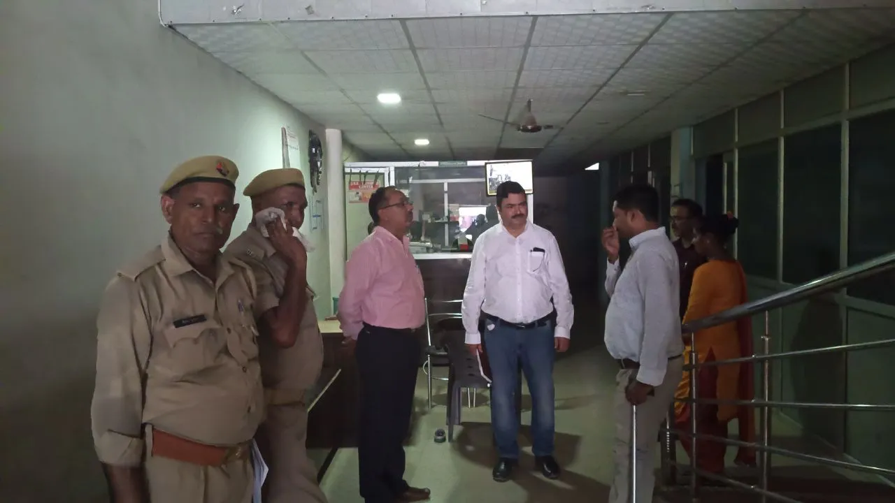Unnao News: दस्तावेज न दिखा पाने पर दो नर्सिंग होम कराये बंद...SDM बोले- जारी रहेगा नर्सिंग होम का निरीक्षण अभियान 