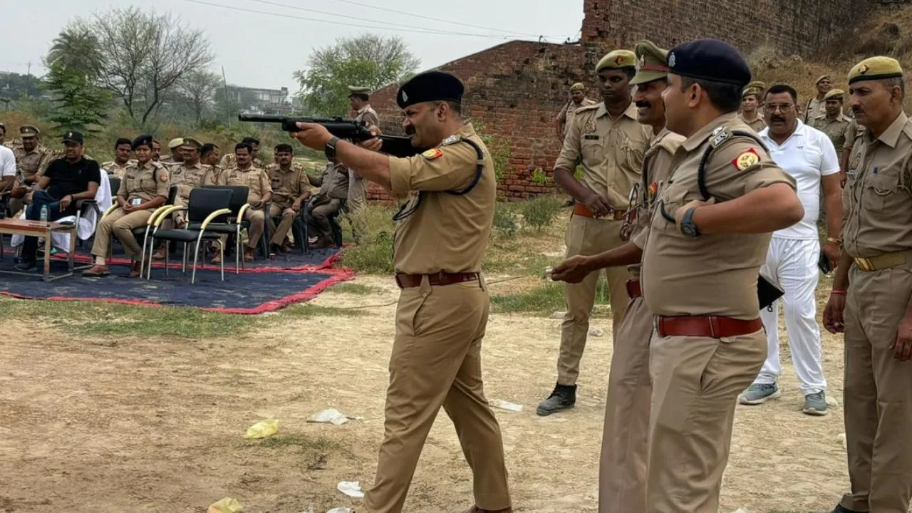 Unnao News: बलवाइयों से निपटने के पुलिस ने की मॉकड्रिल...जवानों ने क्षमता का किया प्रदर्शन, ये दी गई जानकारी 