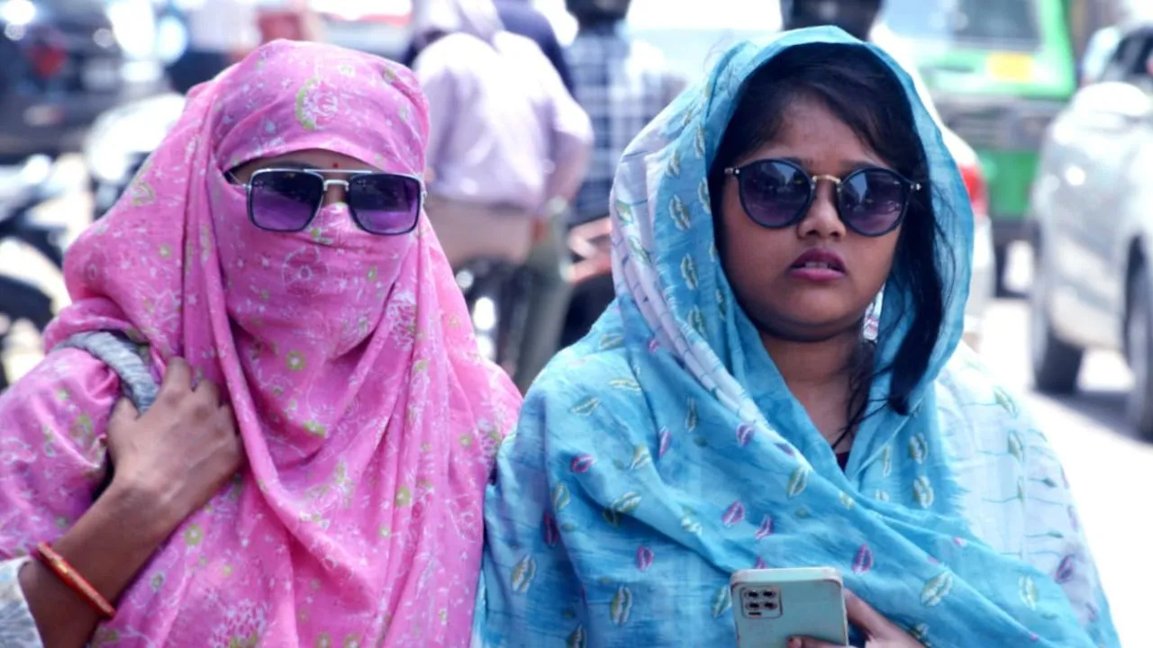 Kanpur Weather News: सूरज के तेवर से तप रहा शहर, तापमान 44 के पार...मौसम वैज्ञानिक का आने वाले दिनों के लिए यह है अनुमान 