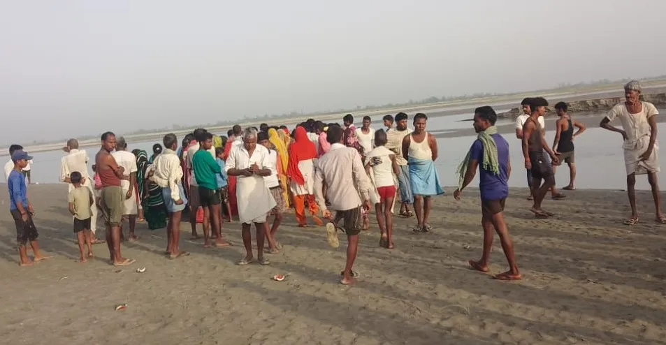 लखीमपुर खीरी: पीएसी फ्लड ने खंगाली नदी का पानी, दूसरे किशोर का शव भी बरामद 