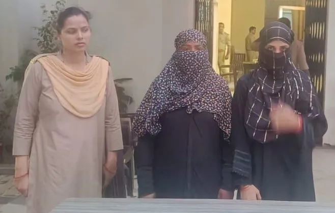 शाहजहांपुर: भेष बदलकर सर्राफा की दुकान से जेवर चोरी करने वाली दो महिलाएं गिरफ्तार 