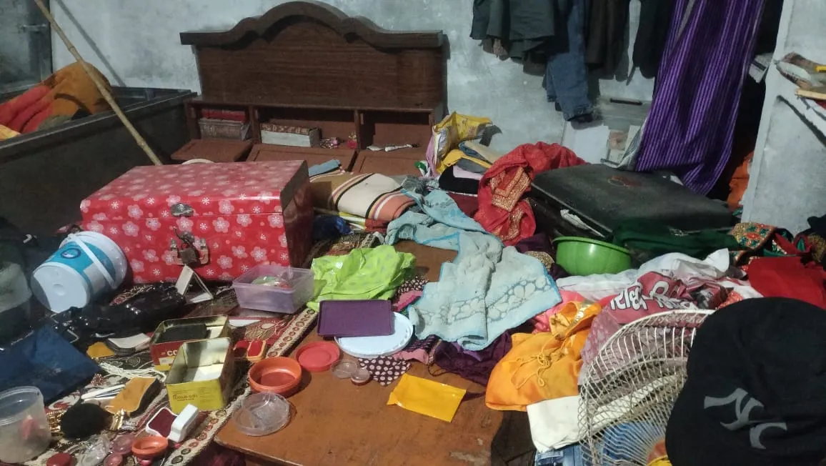 लखीमपुर खीरी: चोरों ने दो मकानों में बोला धावा, नकदी समेत उड़ाए जेवर