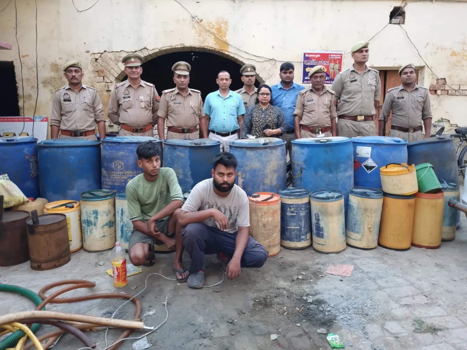 बदायूं: पुलिस ने मिलावटी डीजल और पेट्रोल का किया भंडाफोड़, दो गिरफ्तार...दो फरार