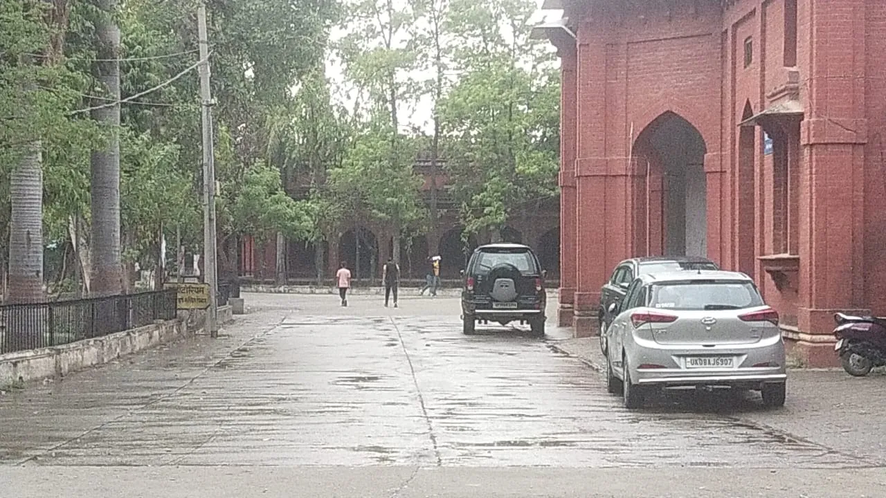 बरेली: झमाझम बारिश ने बदला मौसम का मिजाज, गर्मी से मिली लोगों को राहत