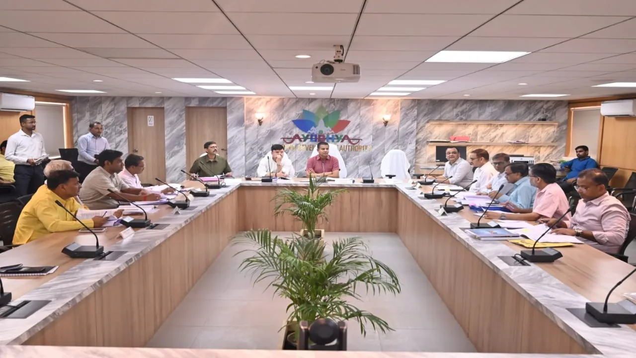 अयोध्या  : 30 फीसदी छूट व 20 साल के ब्याज रहित किश्त पर मिलेंगी दुकानें