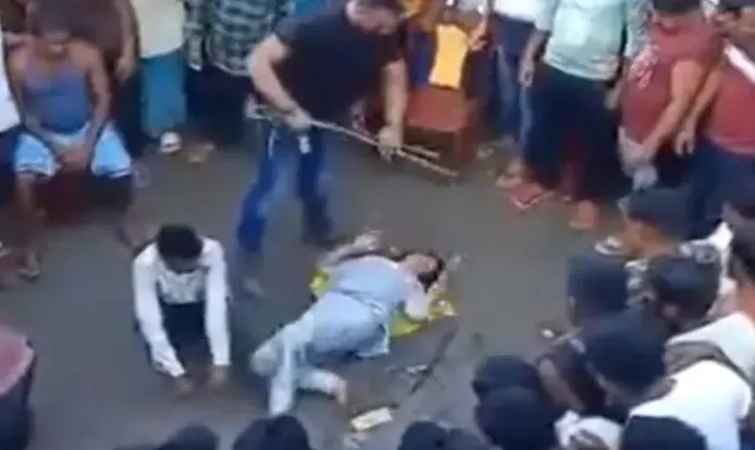 पश्चिम बंगाल में बीच सड़क पर महिला को पीटा, वीडियो वायरल होने के बाद आरोपियों के खिलाफ मामला दर्ज 