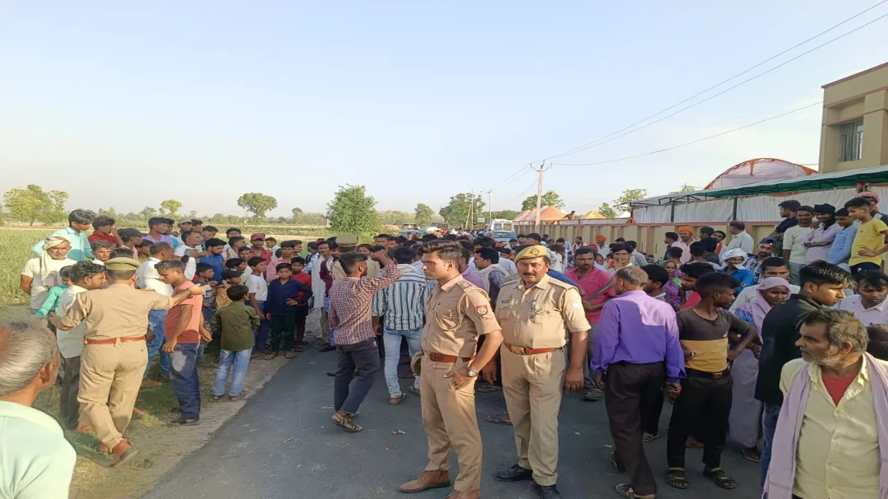 आक्रोशित किसान ककक