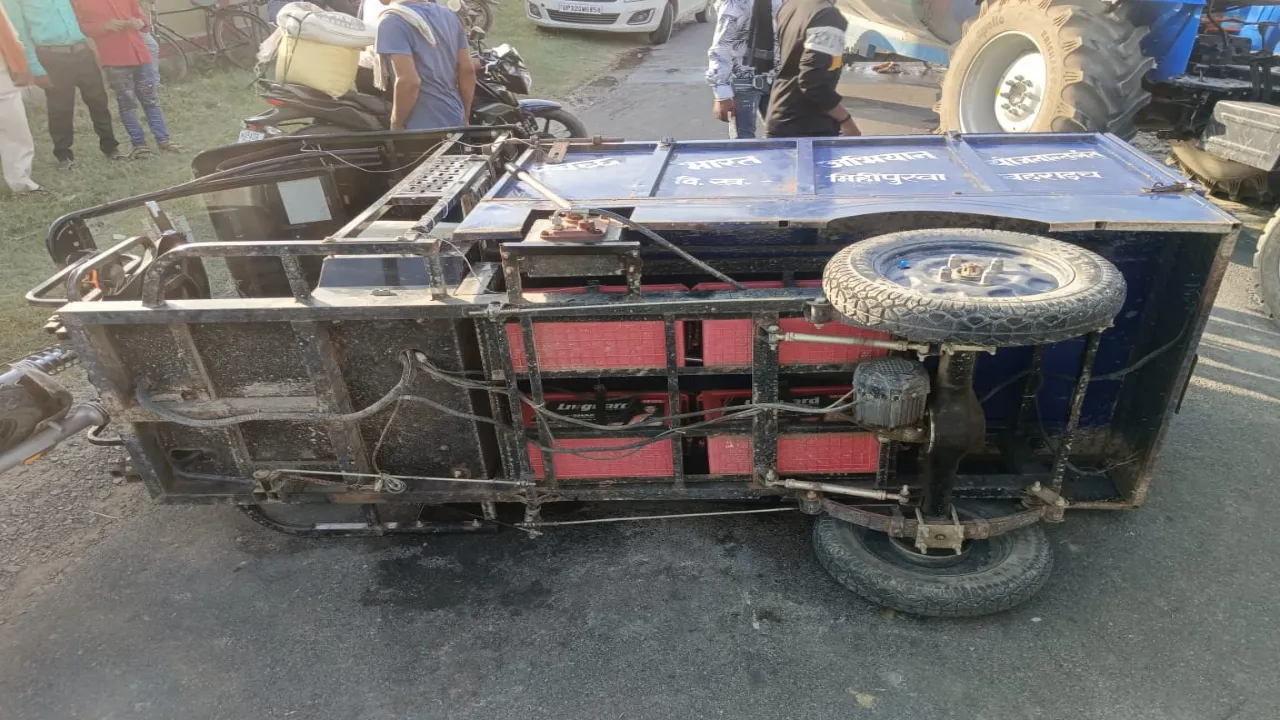 ई रिक्शा पलटा बहराइच