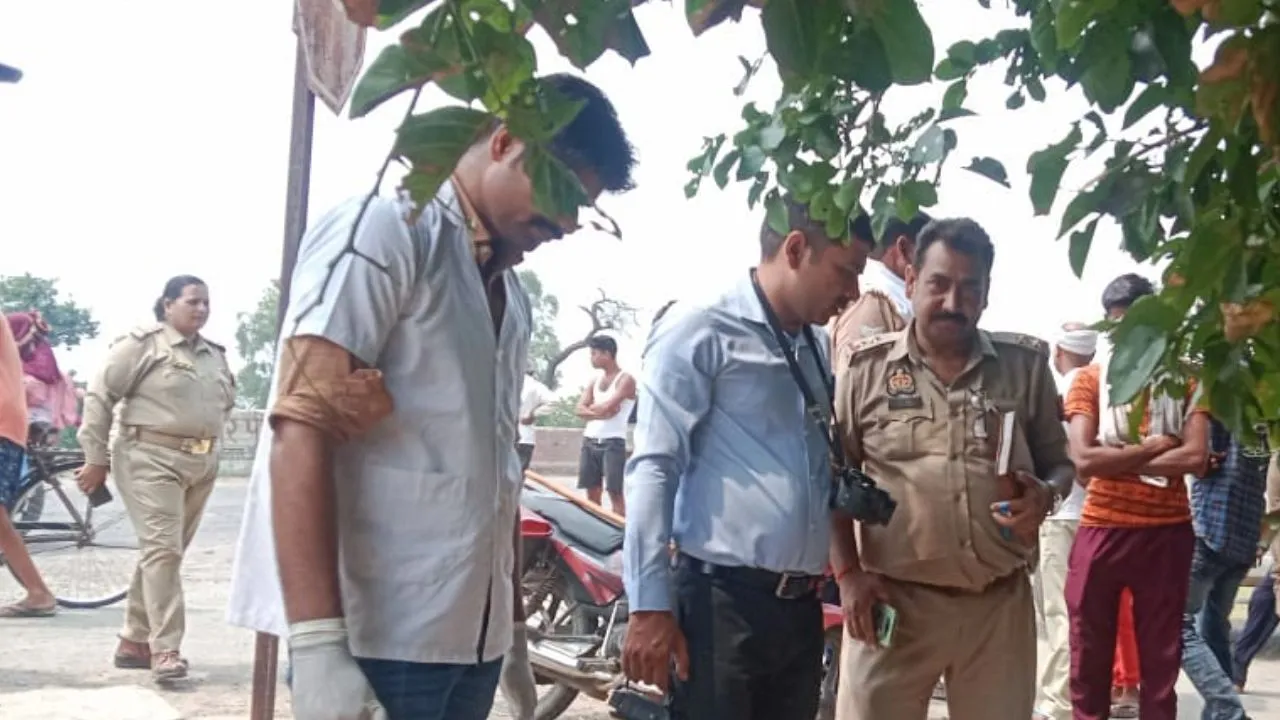 Unnao: डंपर के केबिन में संदिग्ध हालत में मिला चालक का शव, परिजनों में मचा कोहराम, जांच में जुटी पुलिस