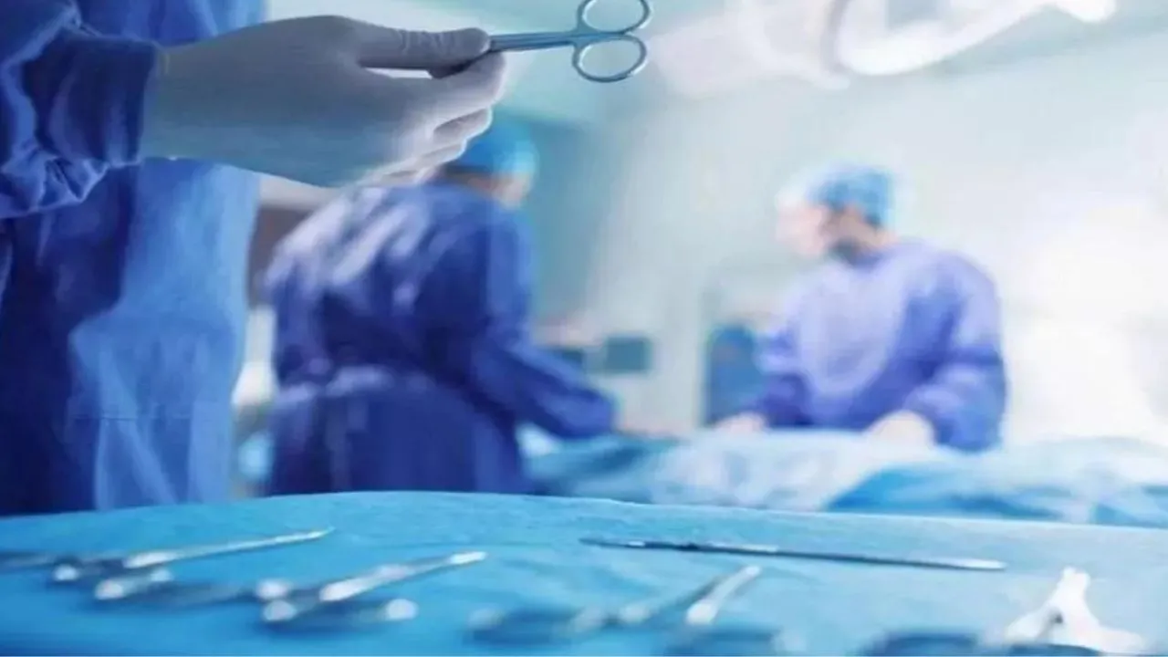 Kanpur: डॉक्टरों ने 41 फाइब्रॉइड निकालकर महिला की बचाई जान, शरीर में खून की कमी के साथ हो गई थी बांझपन की समस्या